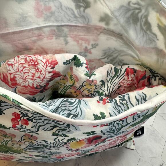 NWT The Met Metropolitan Museum of Art S/M European Floral Pajamas w/Pouch - Picture 7 of 16